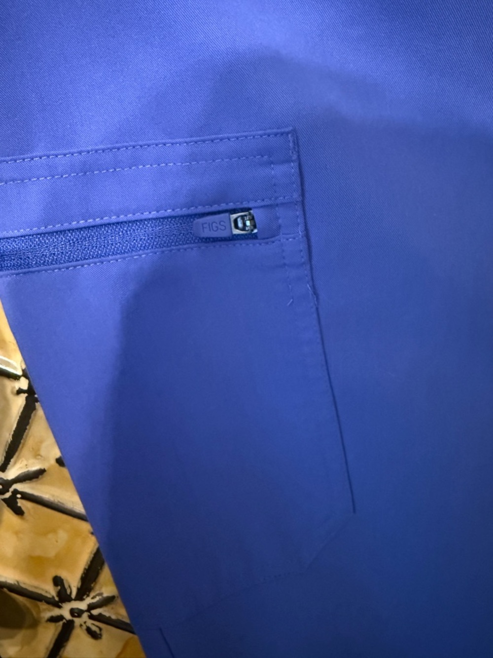 Figs Scrub Set in Blueberry - Picture 8 of 16